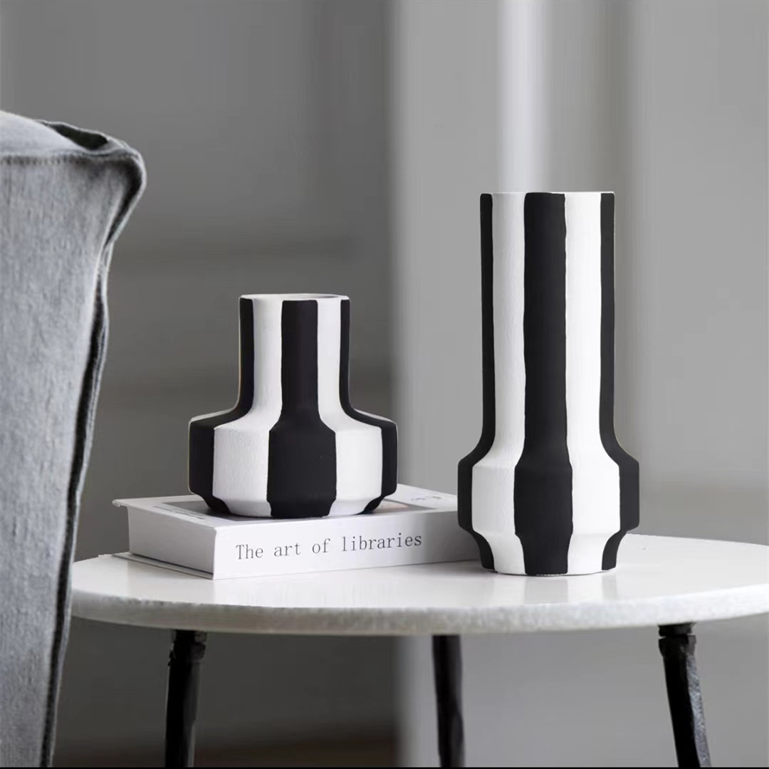 Modern and personalized high-end striped ceramic vase